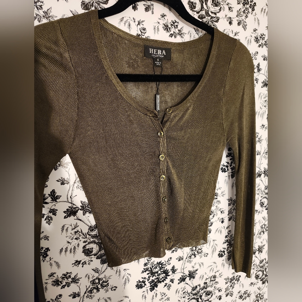 NWT cropped button up - Picture 5 of 6